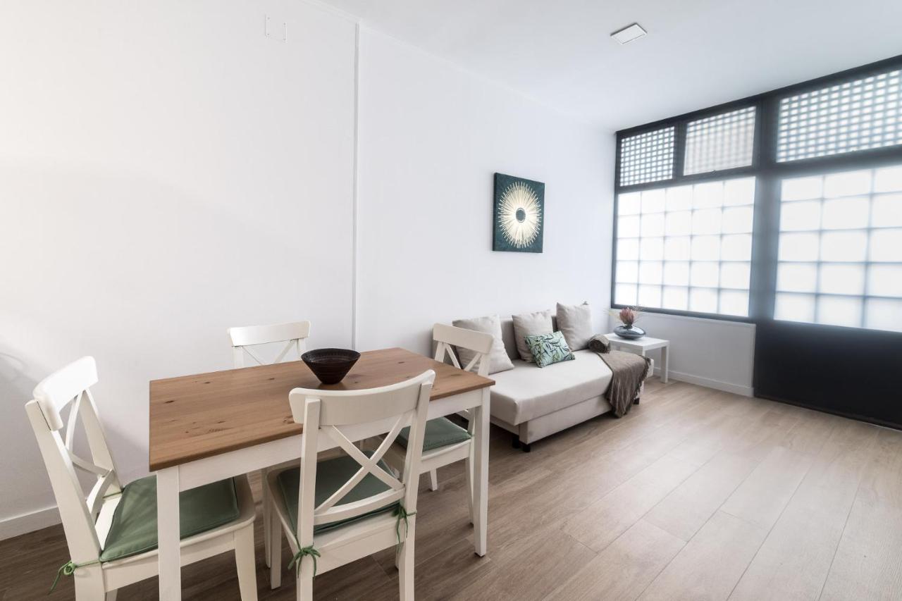 Moonkey - Apto. Albeniz, Con Acogedor Patio لقنت المظهر الخارجي الصورة